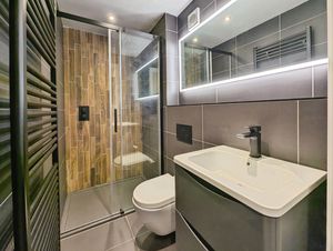 Photo 1- click for photo gallery